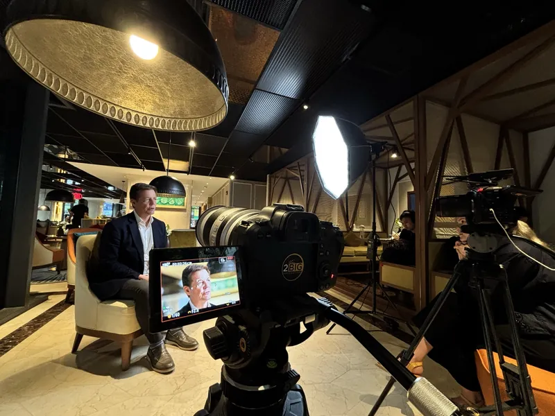 Multi-camera setup for the roundtable