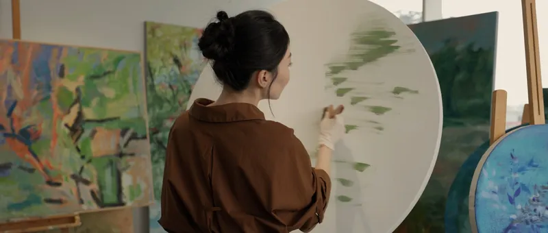 On set, the artist at work